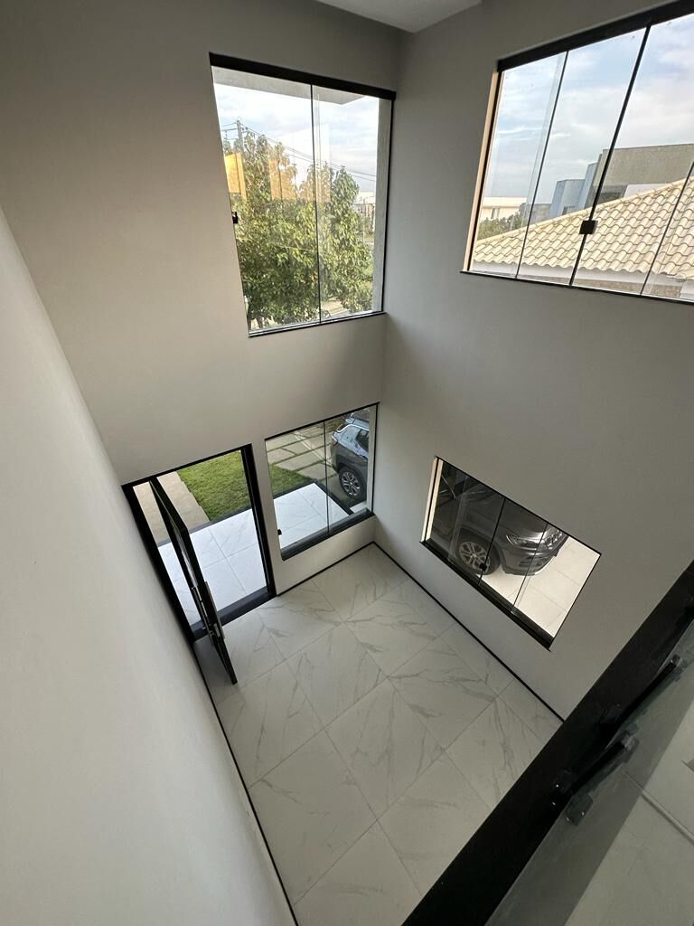 Casa à venda com 4 quartos, 270m² - Foto 4