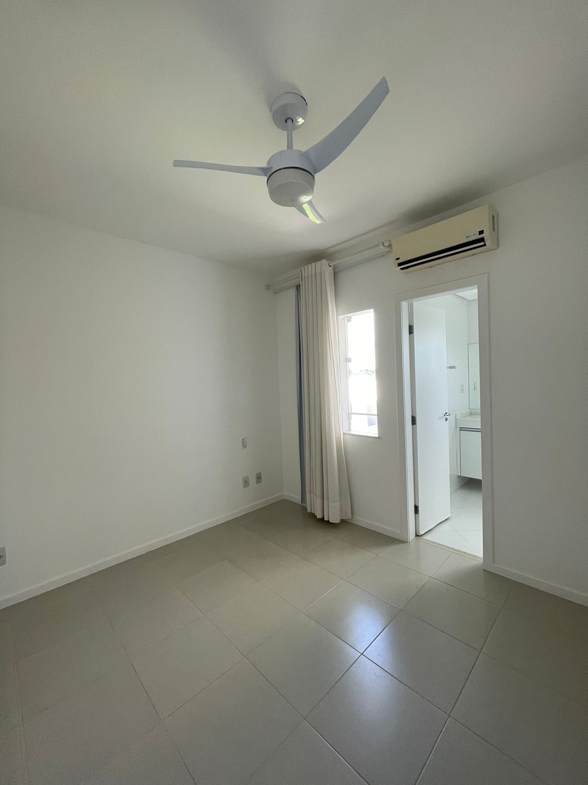 Casa à venda com 4 quartos, 270m² - Foto 17