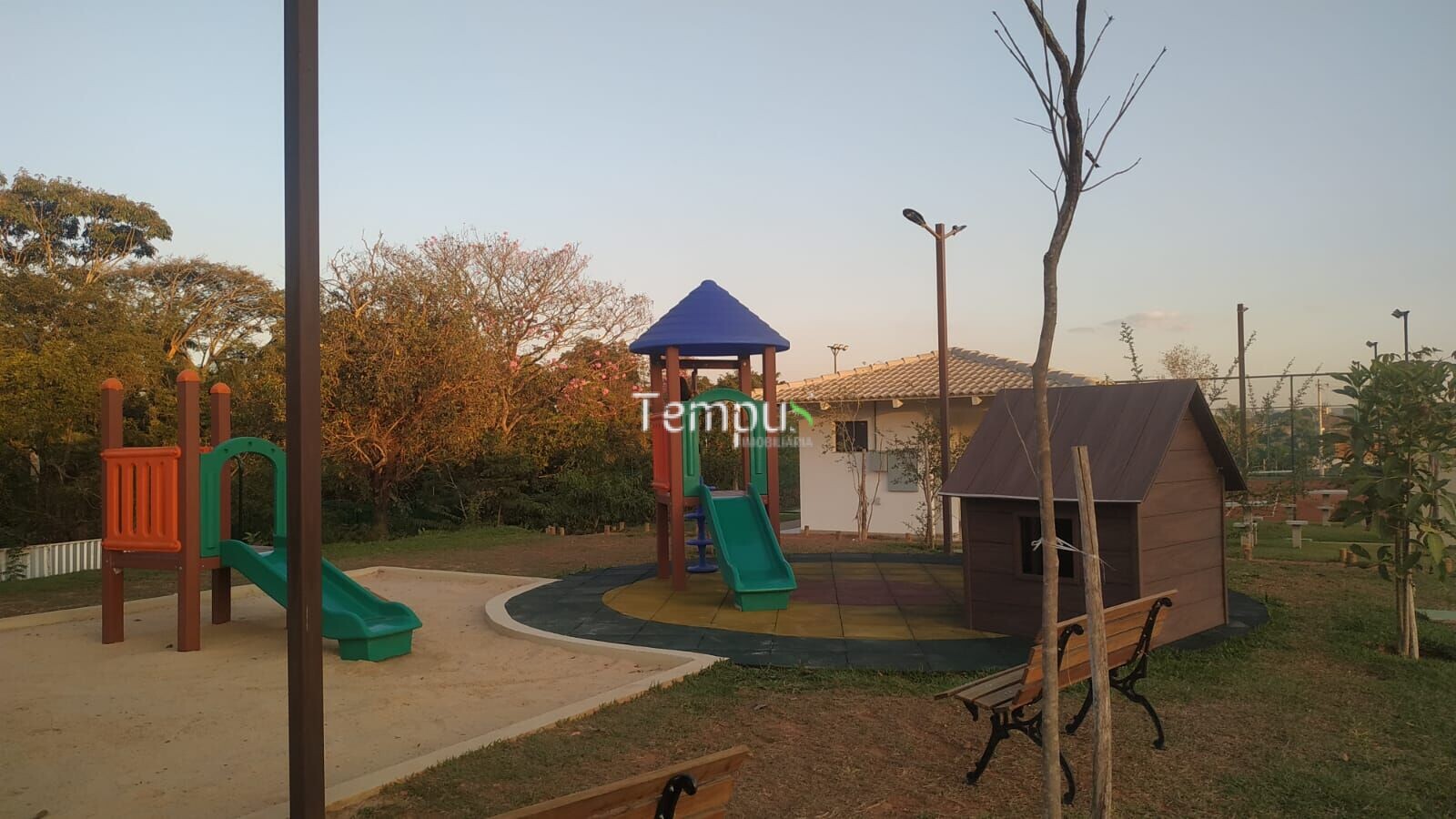 Casa à venda com 4 quartos, 300m² - Foto 65