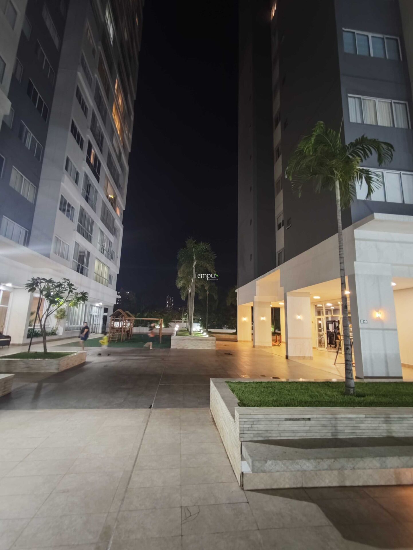 Apartamento à venda com 2 quartos, 69m² - Foto 52