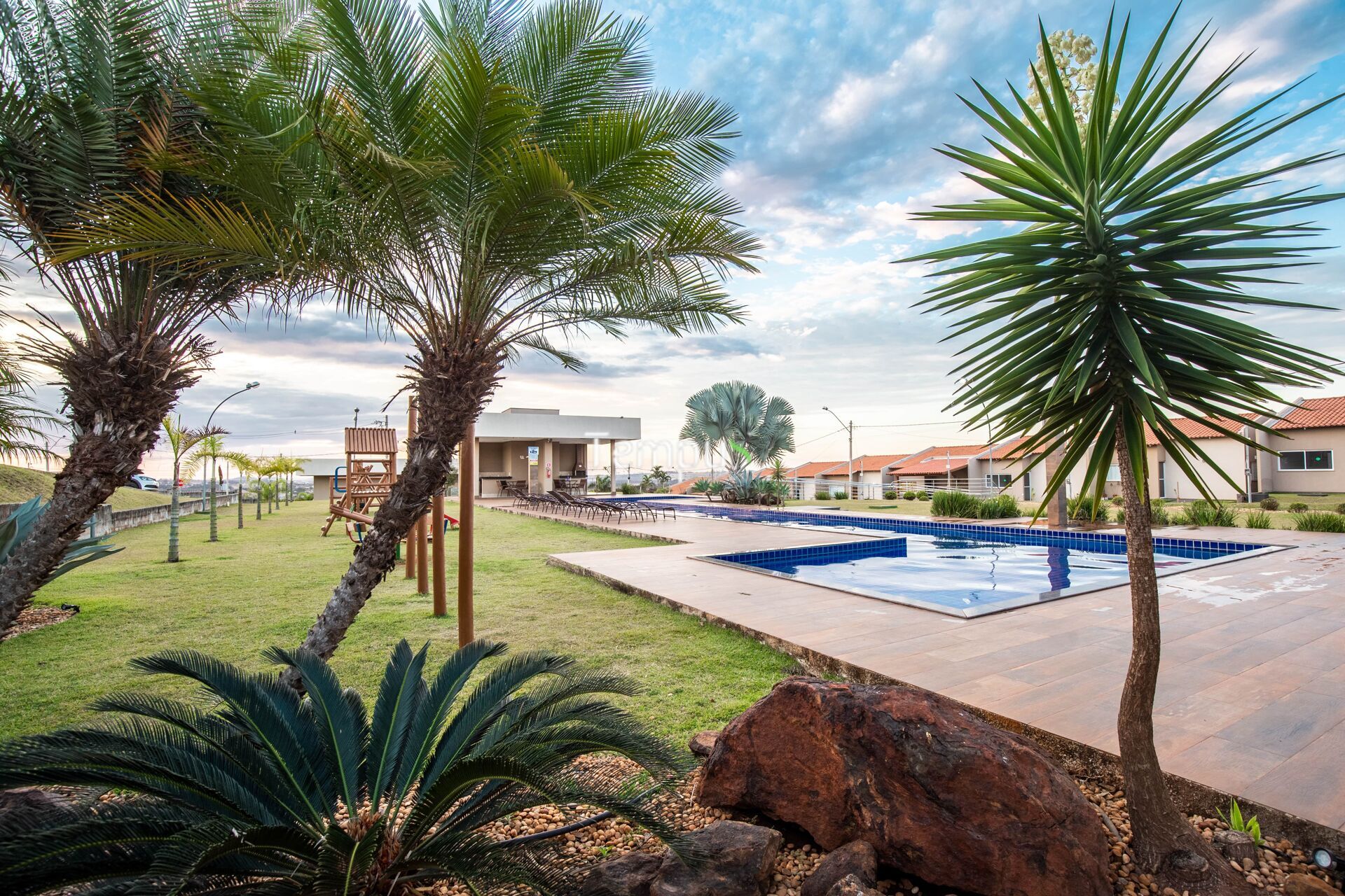 Casa à venda com 2 quartos, 57m² - Foto 32