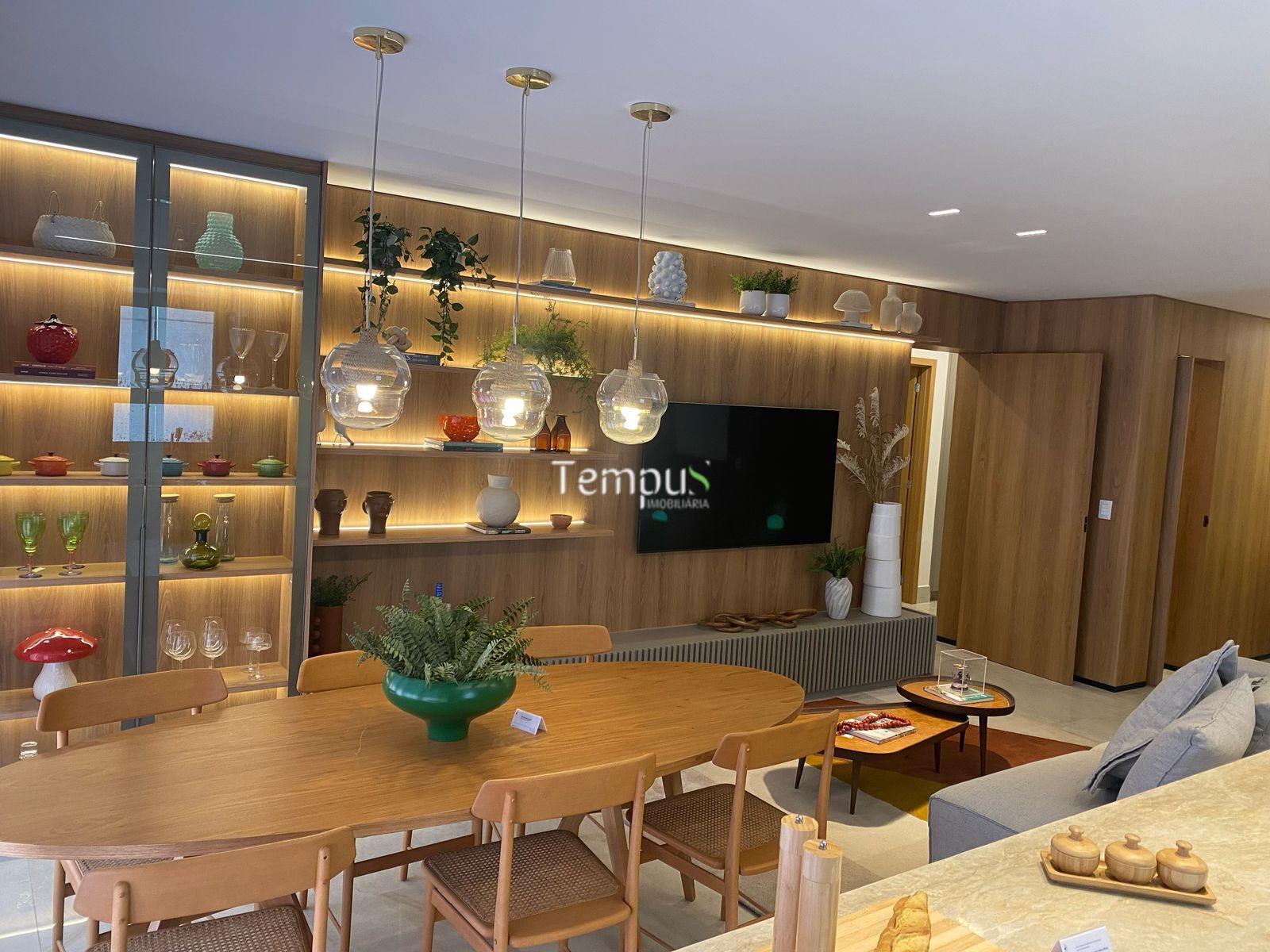 Apartamento à venda com 3 quartos, 135m² - Foto 1
