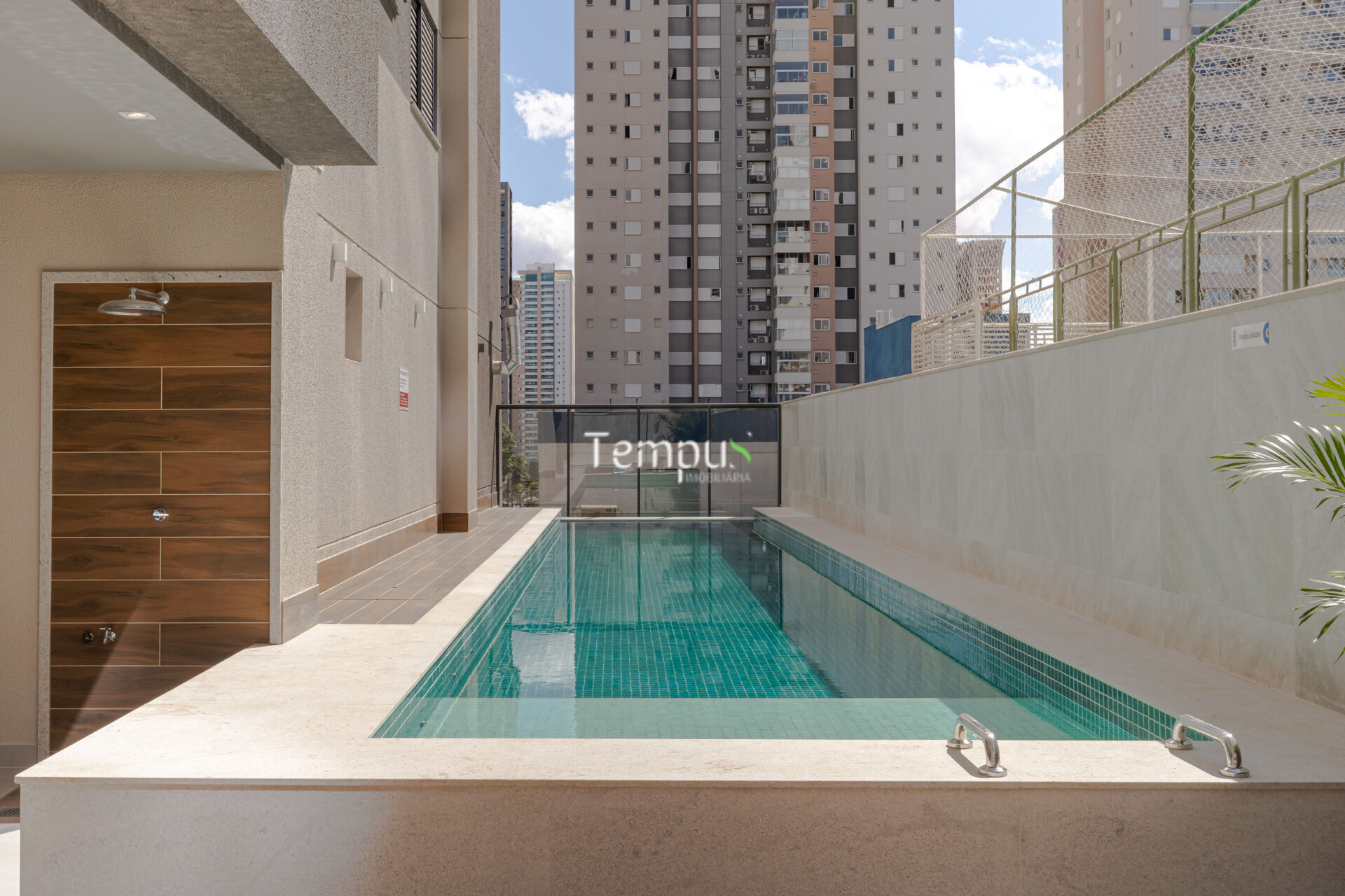 Apartamento à venda com 2 quartos, 65m² - Foto 1