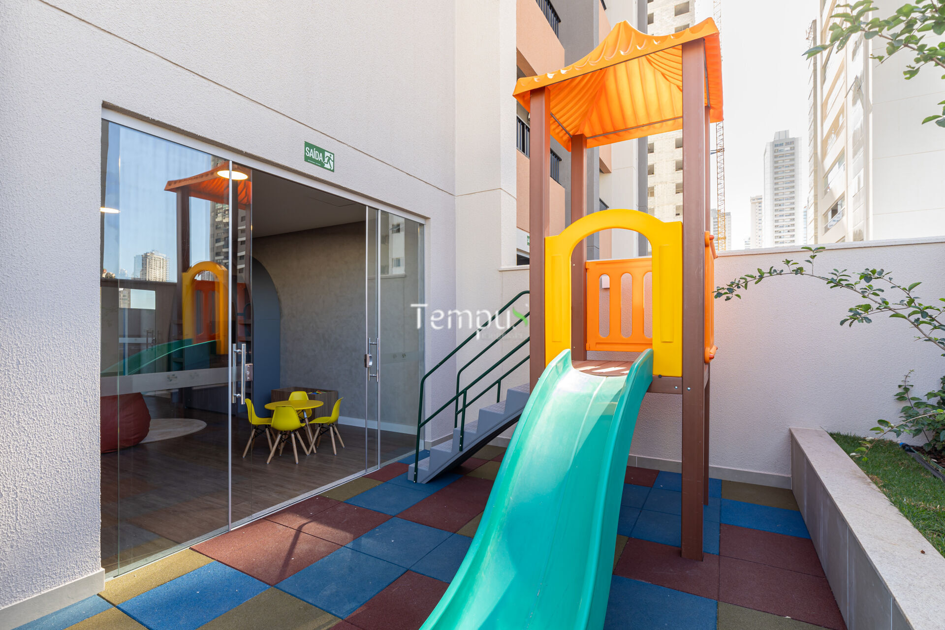 Apartamento à venda com 2 quartos, 65m² - Foto 4