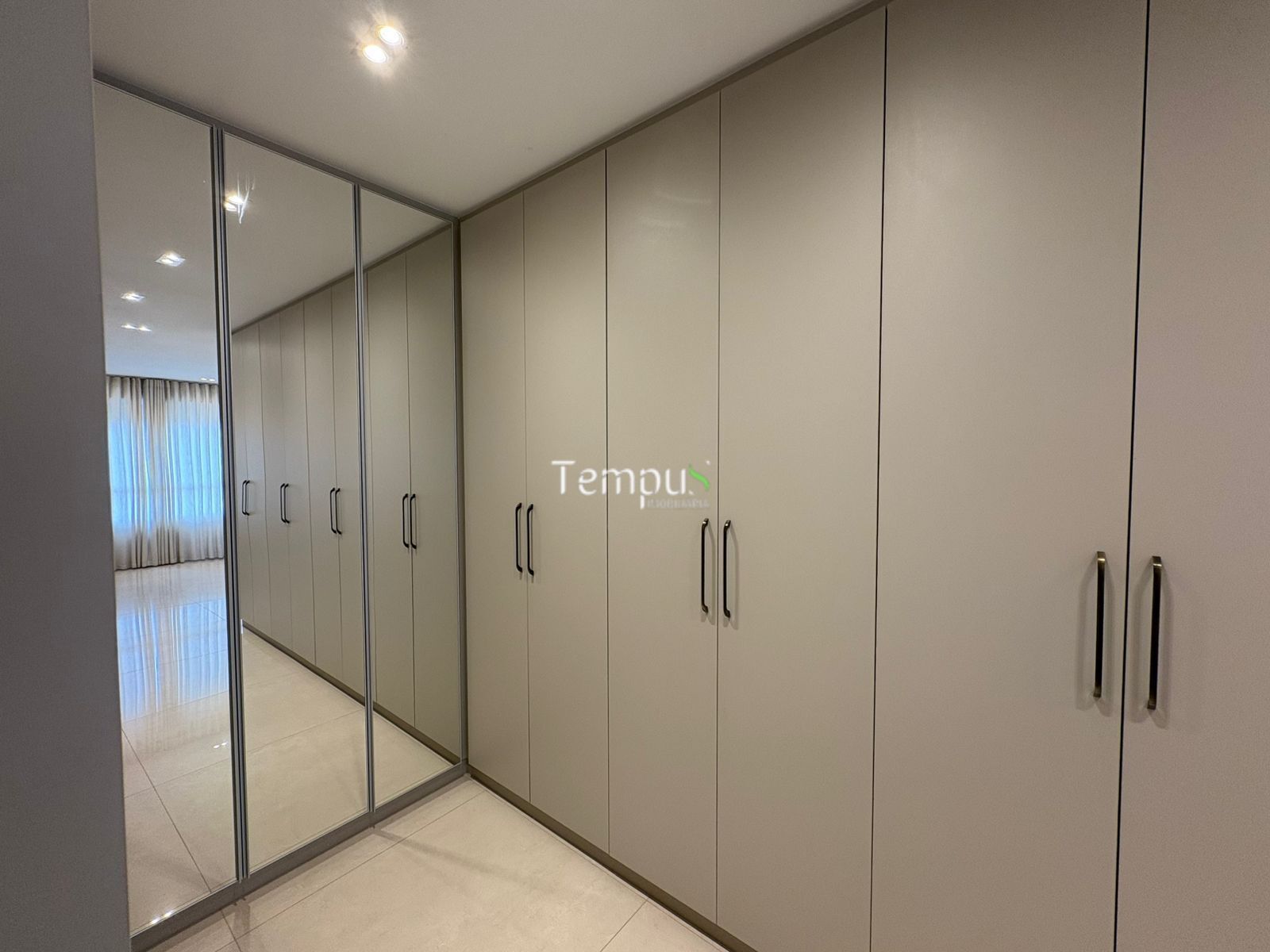 Apartamento, 3 quartos, 218 m² - Foto 2