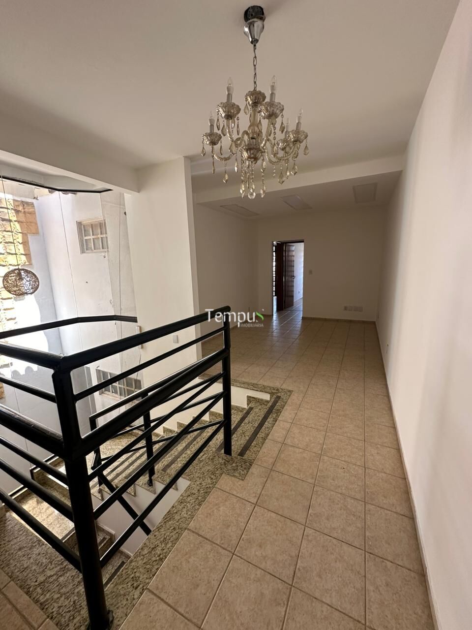 Casa à venda com 3 quartos, 223m² - Foto 3