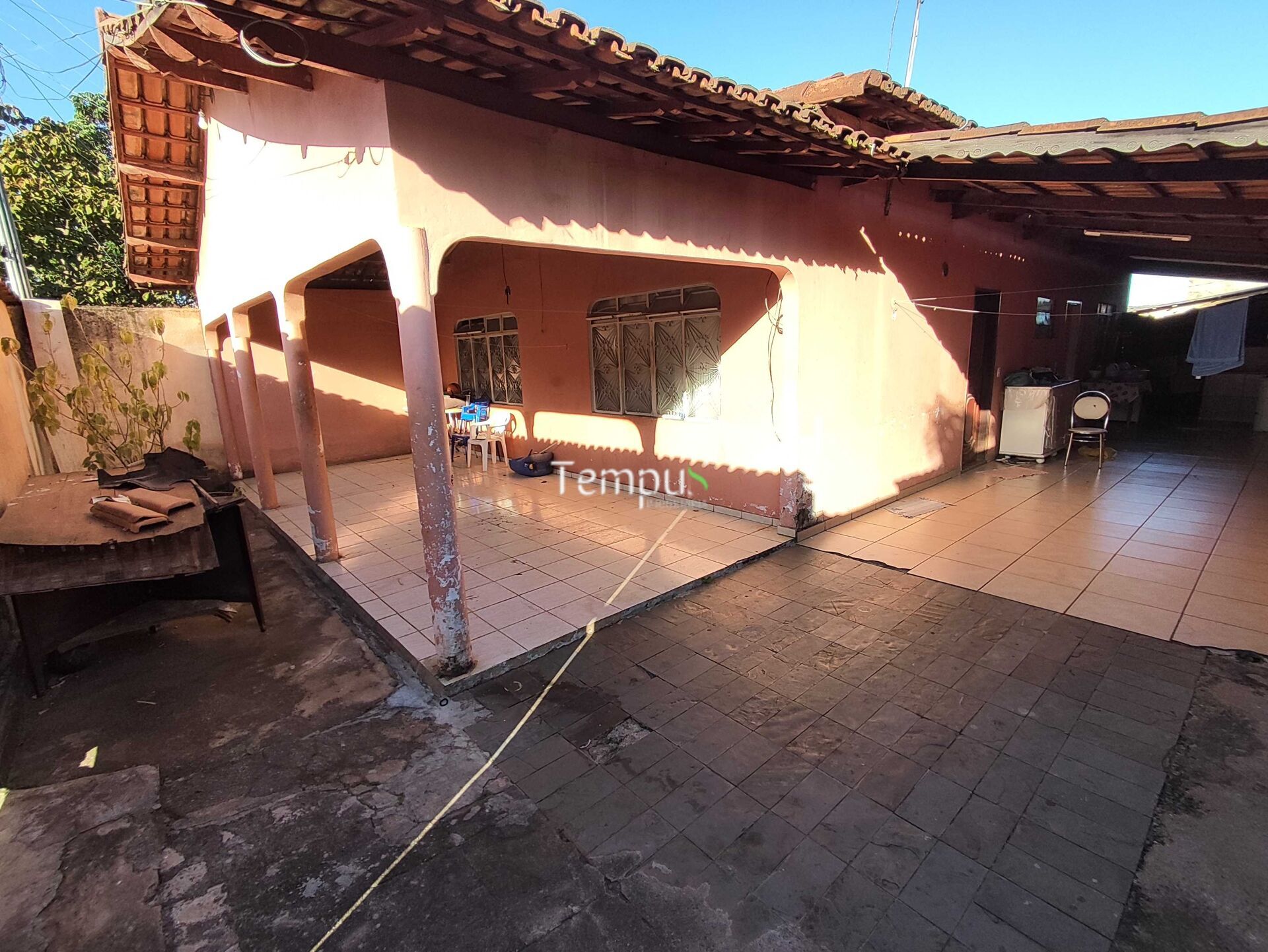 Casa à venda com 4 quartos, 176m² - Foto 1