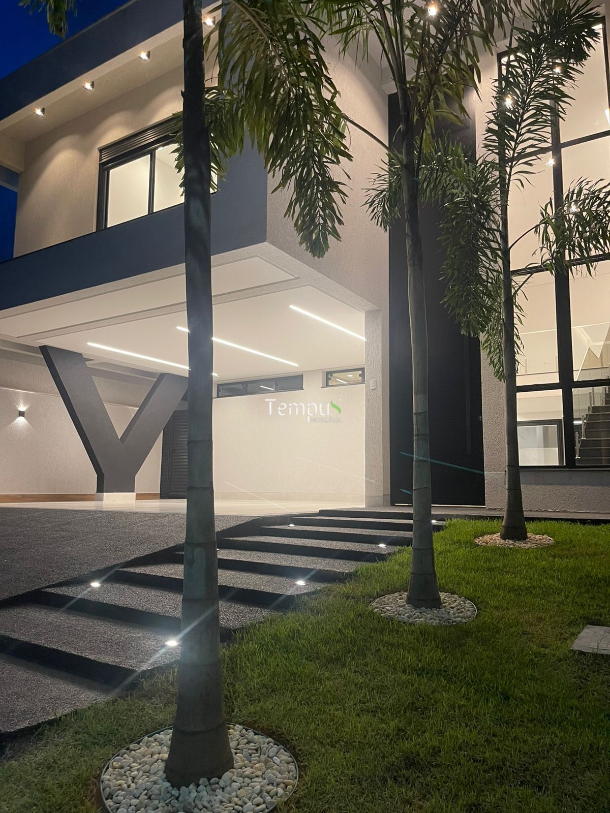 Casa de Condomínio à venda com 3 quartos, 240m² - Foto 2