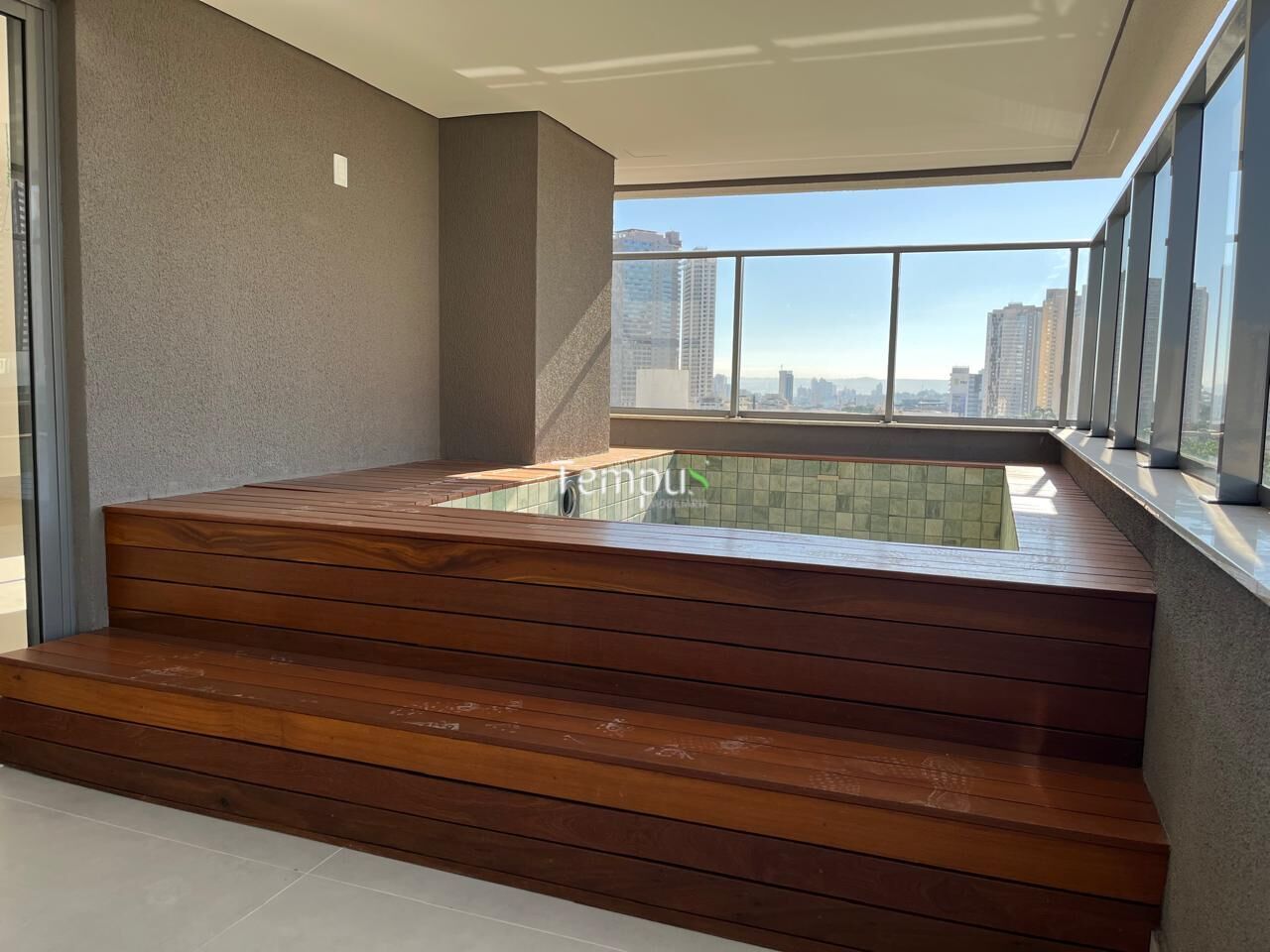 Apartamento à venda com 3 quartos, 226m² - Foto 3