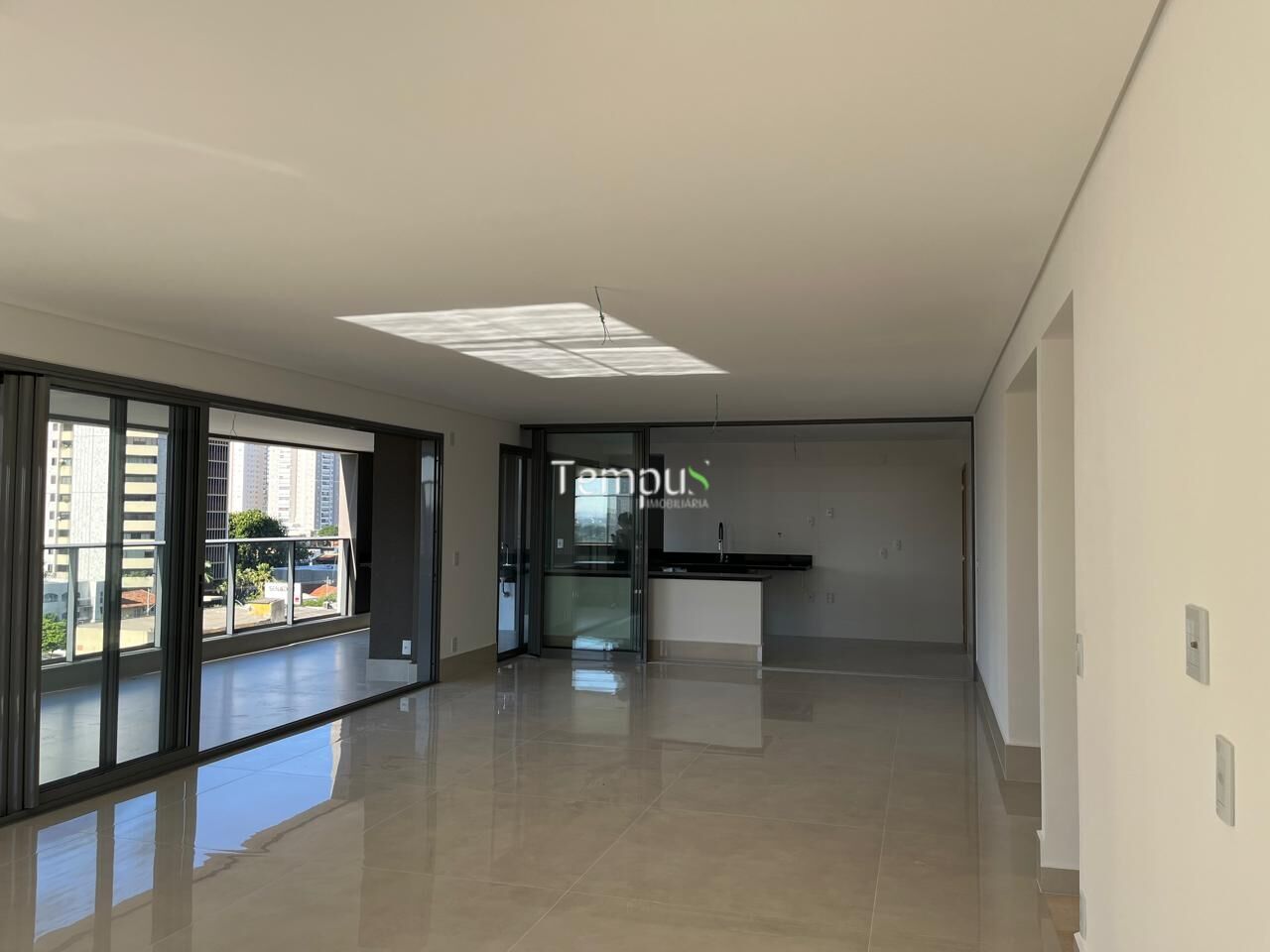 Apartamento à venda com 3 quartos, 226m² - Foto 8