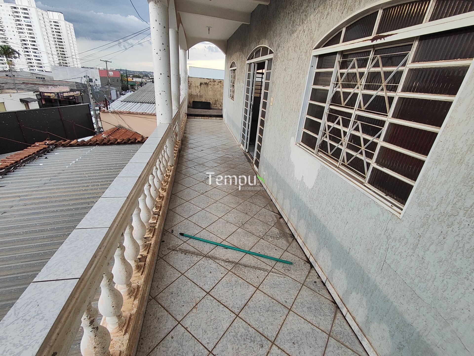 Casa para alugar com 4 quartos, 387m² - Foto 29