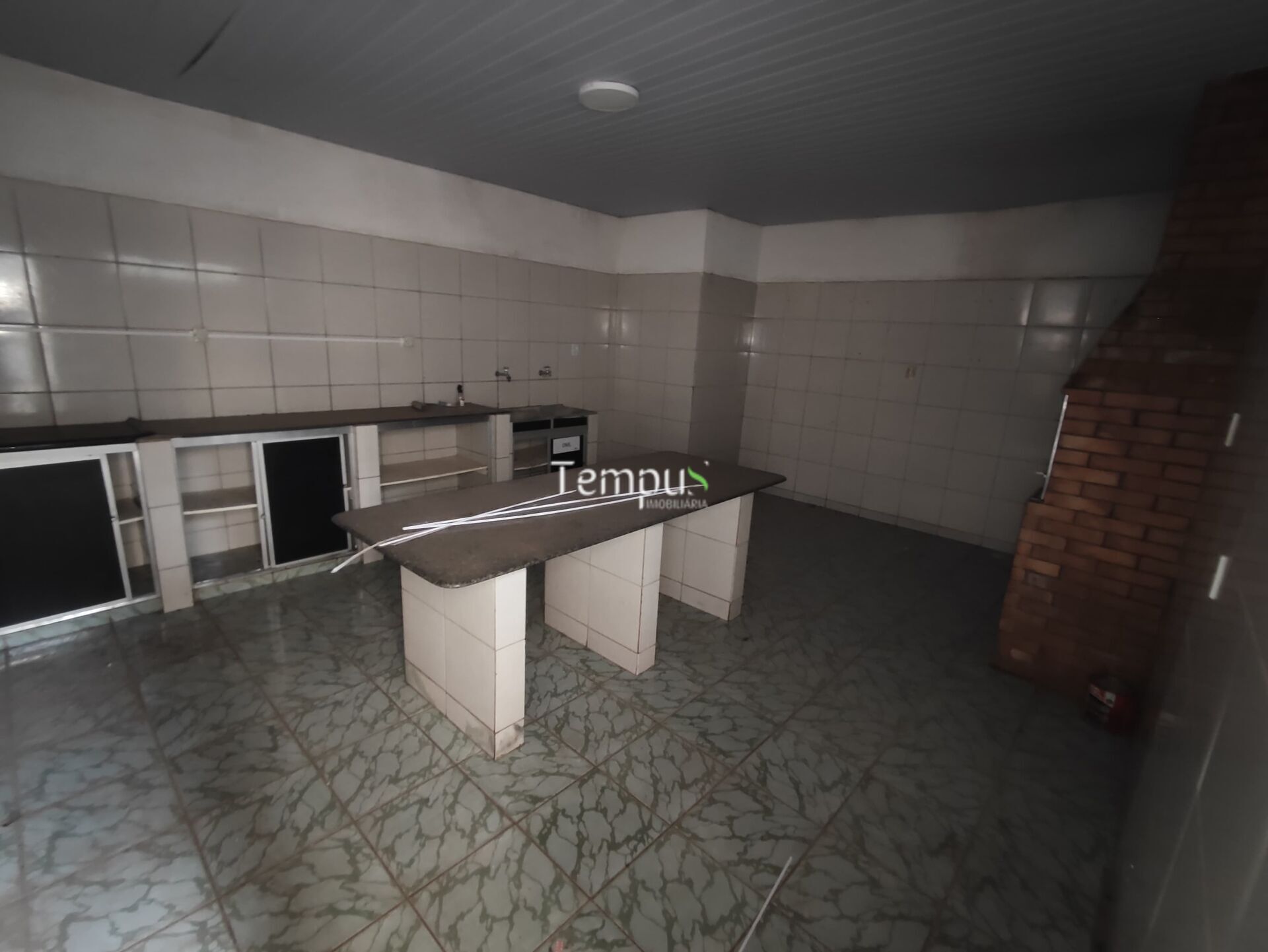 Casa para alugar com 4 quartos, 387m² - Foto 35