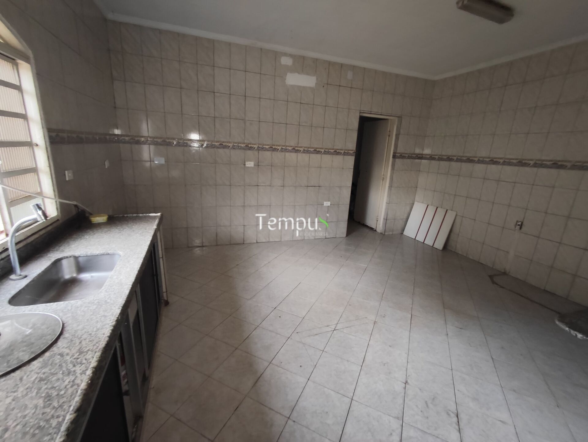 Casa para alugar com 4 quartos, 387m² - Foto 6