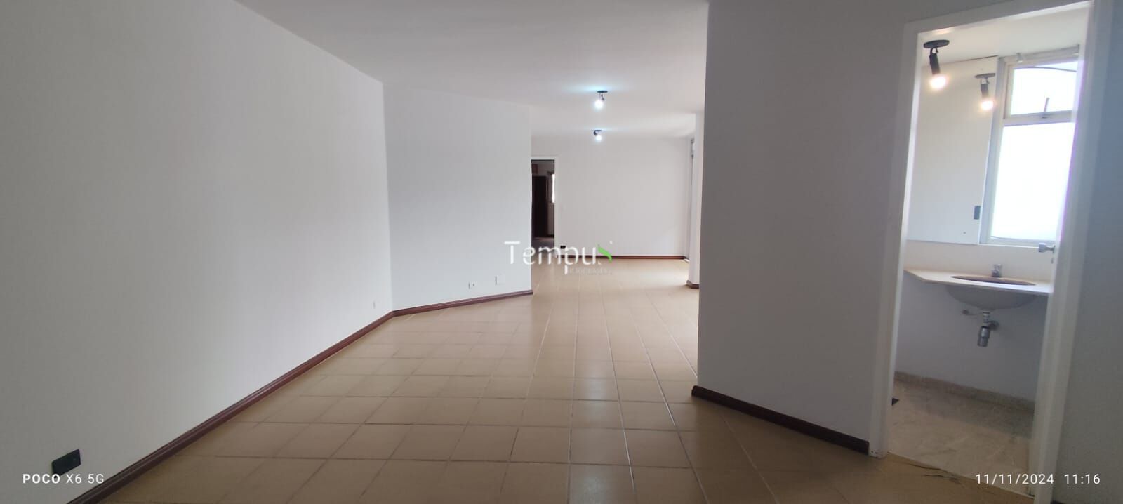 Apartamento para alugar com 4 quartos, 161m² - Foto 2