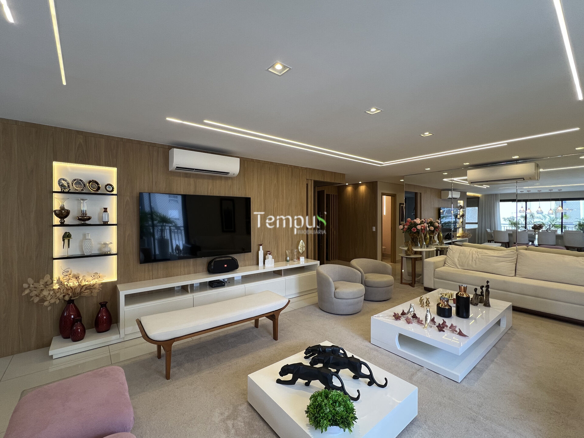 Apartamento à venda com 4 quartos, 224m² - Foto 2
