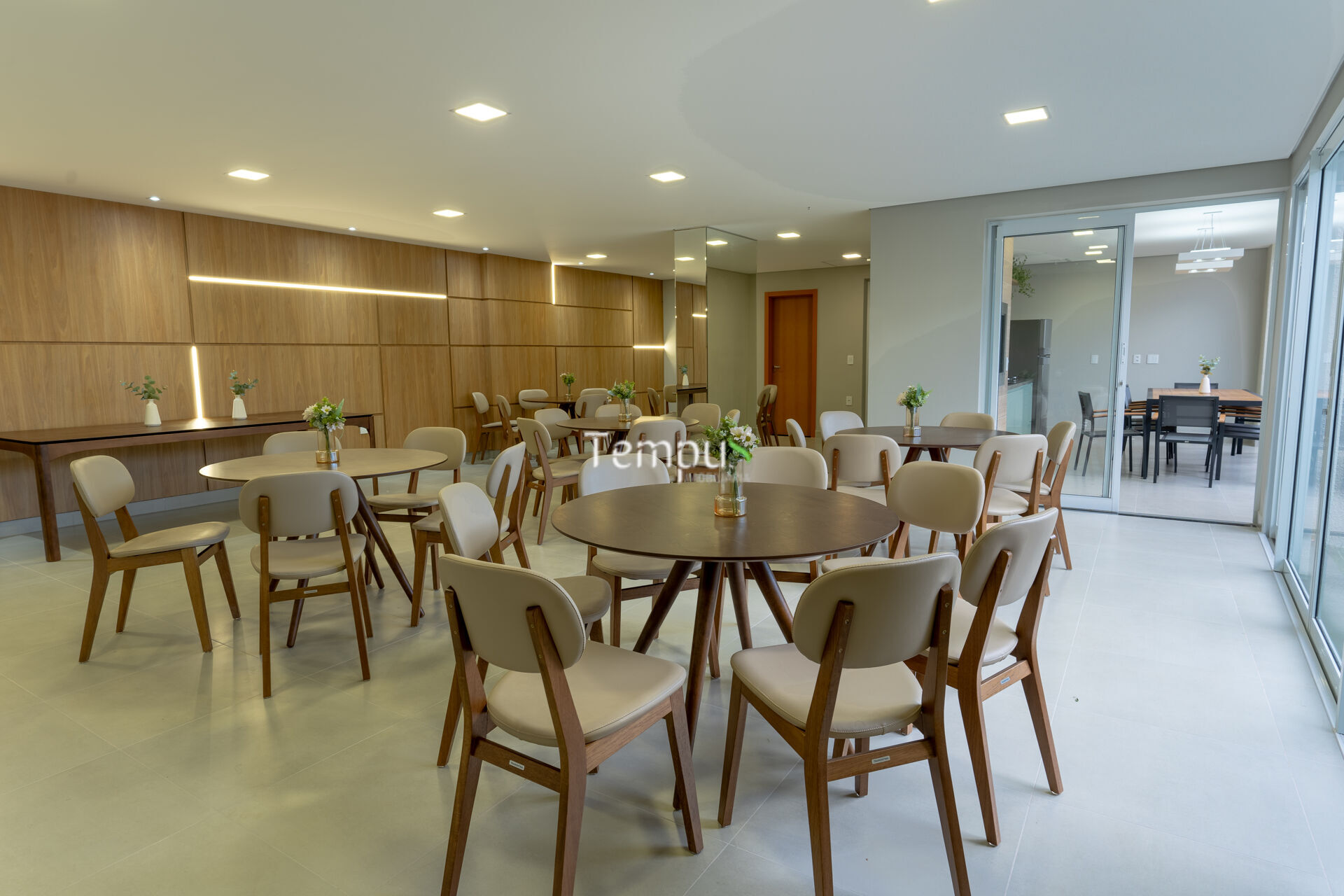 Apartamento à venda com 2 quartos, 57m² - Foto 2