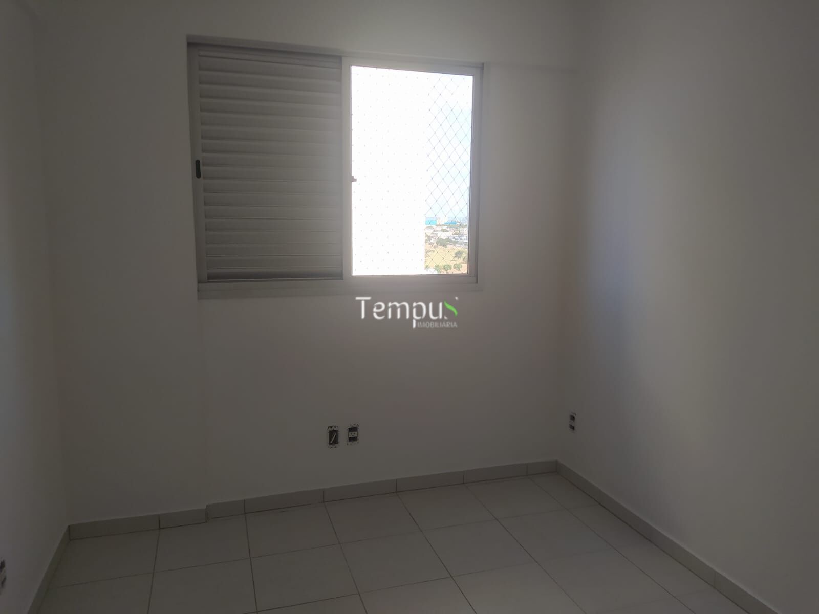Apartamento à venda com 3 quartos, 74m² - Foto 2