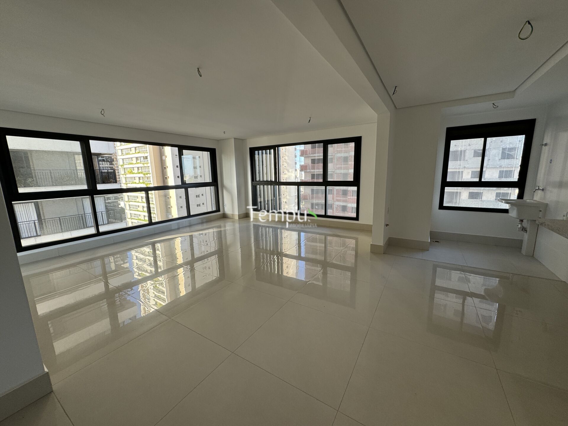 Apartamento à venda com 3 quartos, 120m² - Foto 1