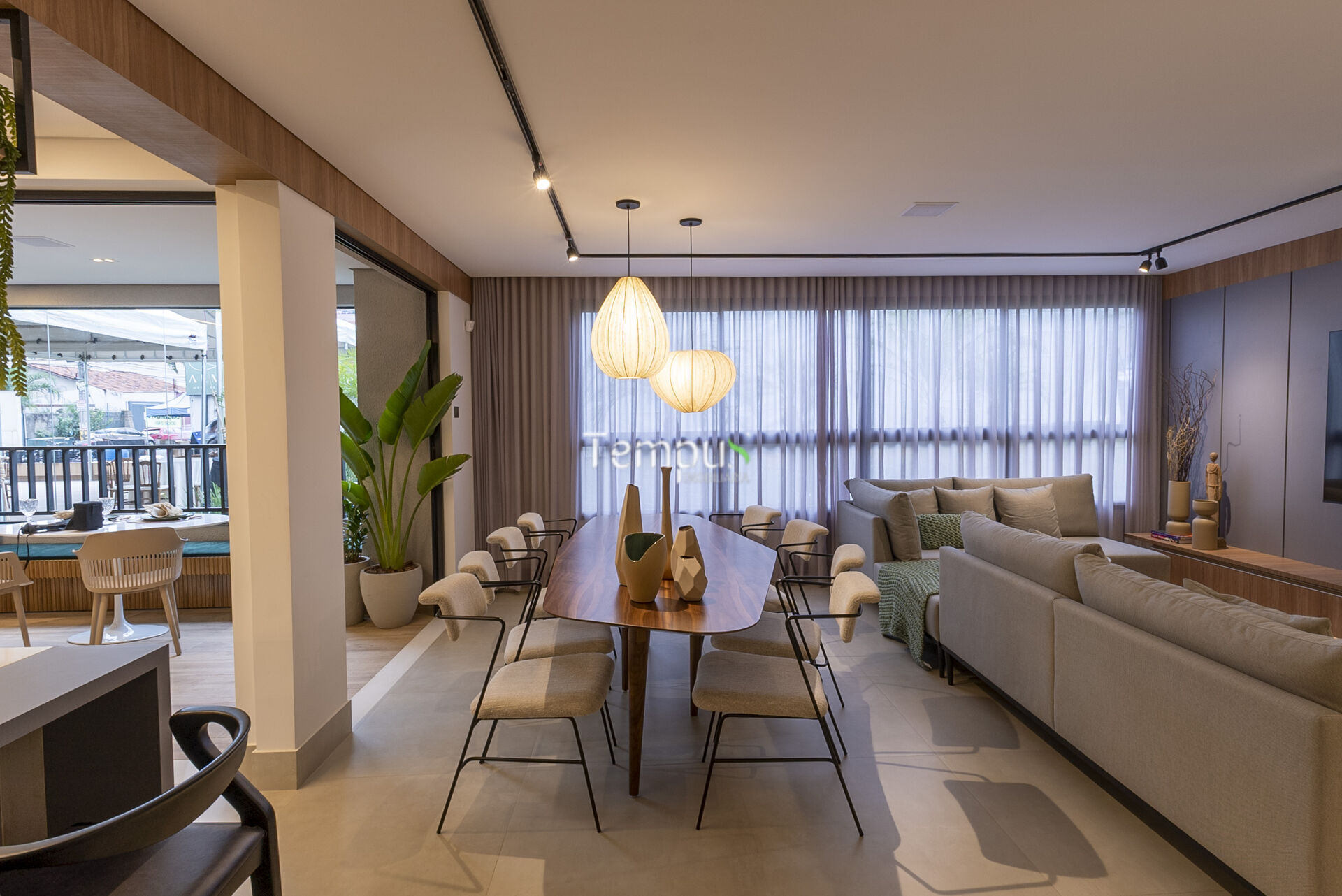 Apartamento à venda com 3 quartos, 158m² - Foto 2
