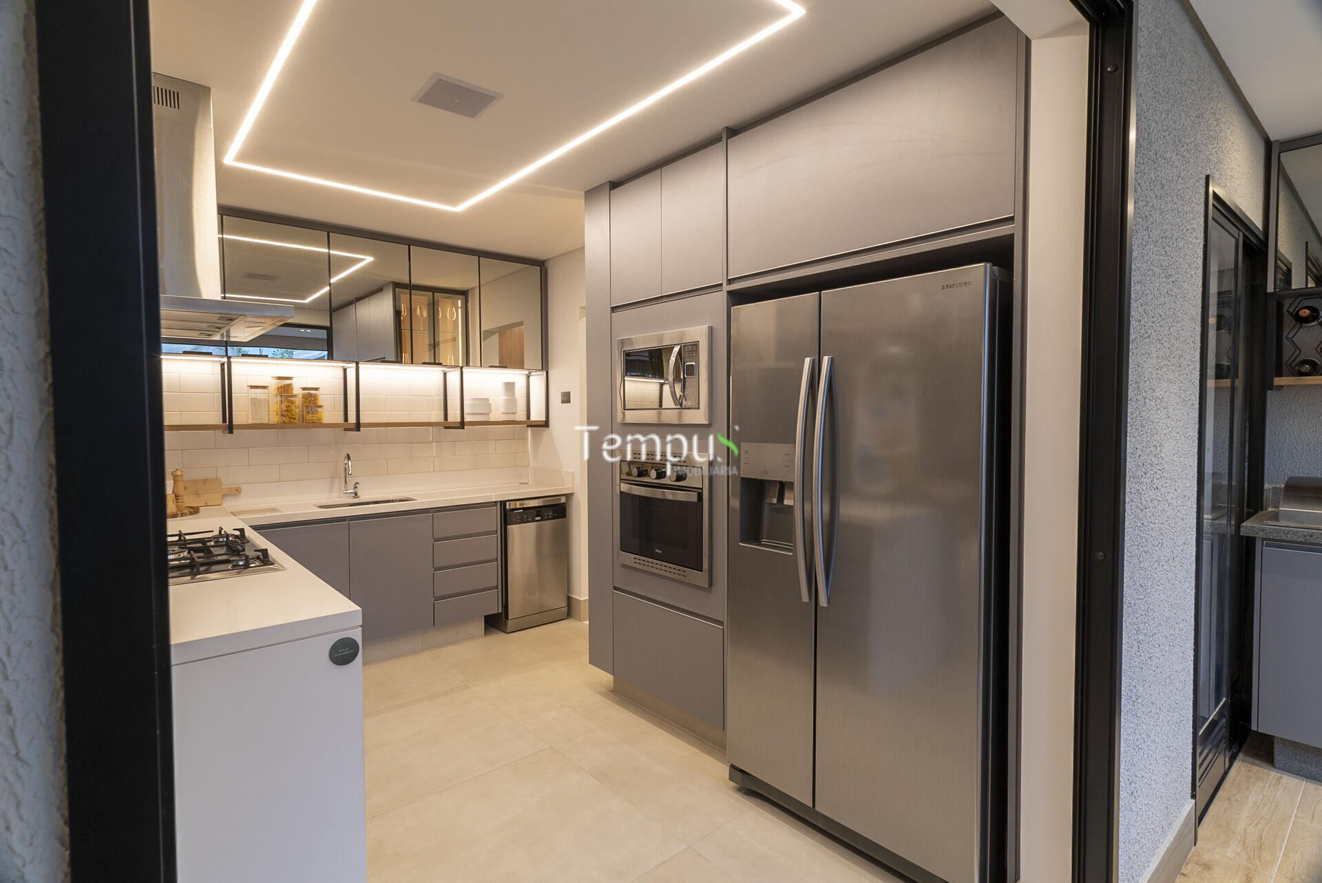 Apartamento à venda com 3 quartos, 158m² - Foto 3
