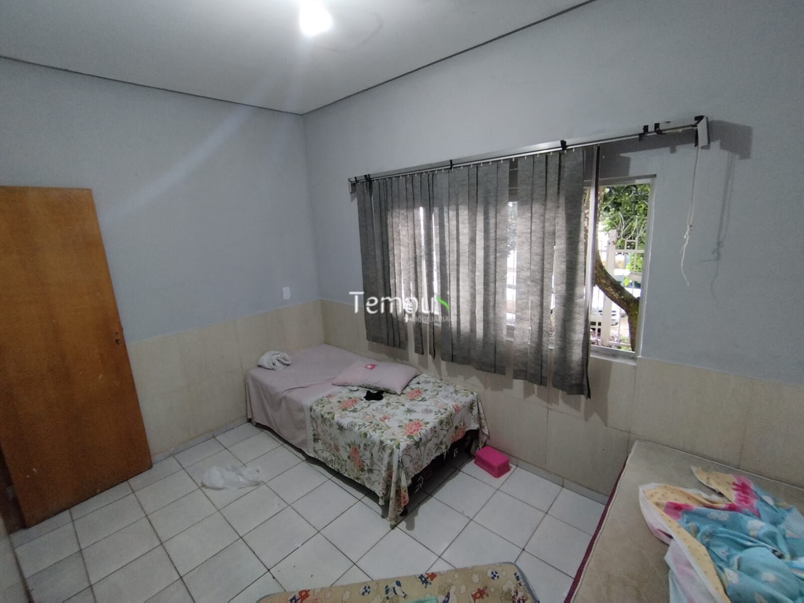Casa à venda com 2 quartos, 216m² - Foto 1