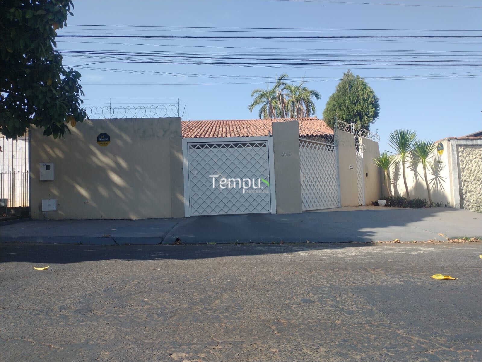 Casa para alugar com 4 quartos, 200m² - Foto 2
