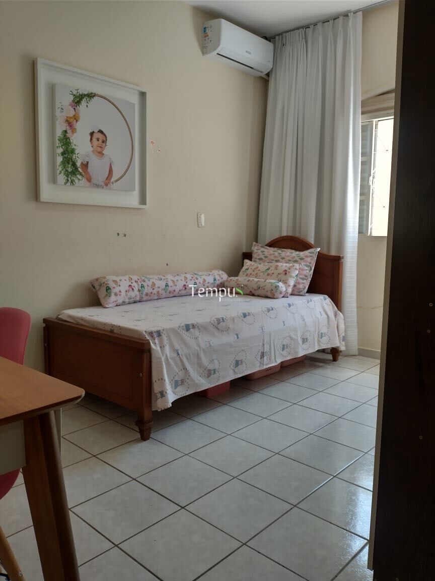 Casa para alugar com 4 quartos, 200m² - Foto 6