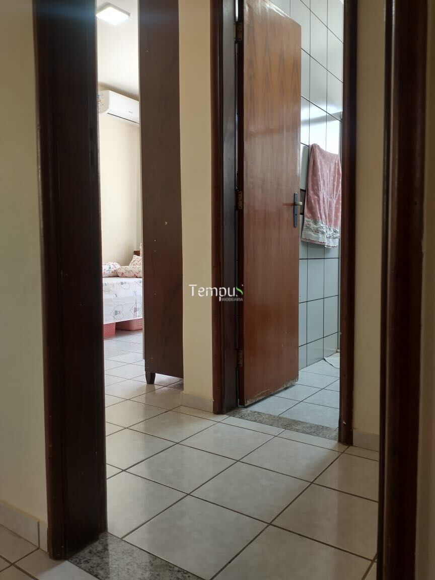 Casa para alugar com 4 quartos, 200m² - Foto 7