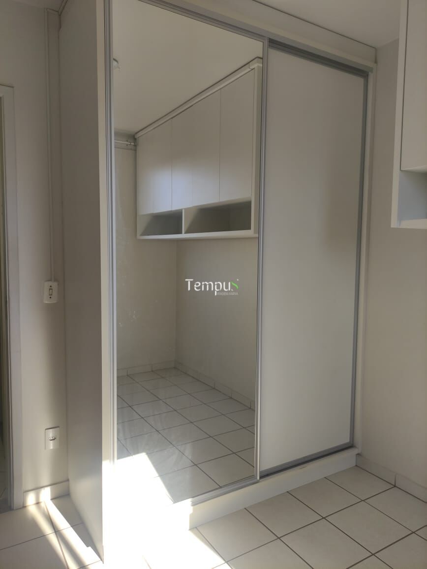 Apartamento à venda com 2 quartos, 64m² - Foto 4