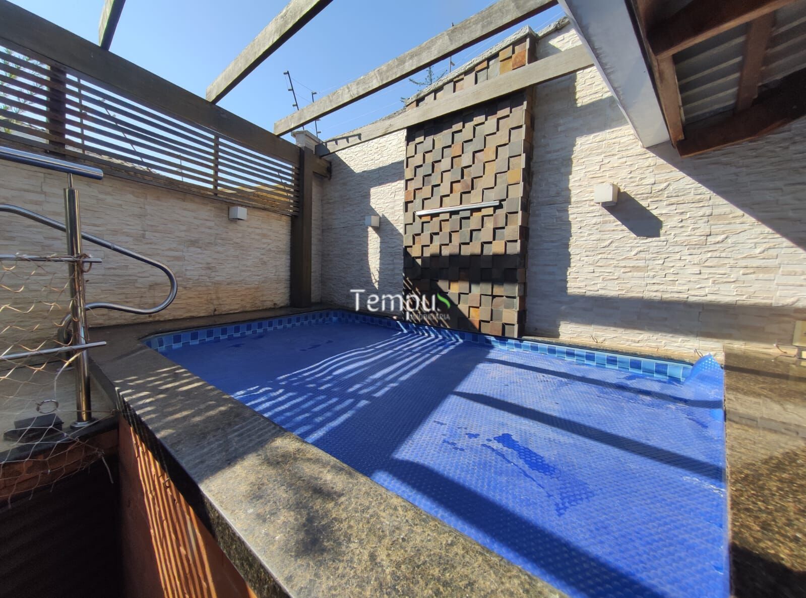 Casa à venda com 3 quartos, 100m² - Foto 2