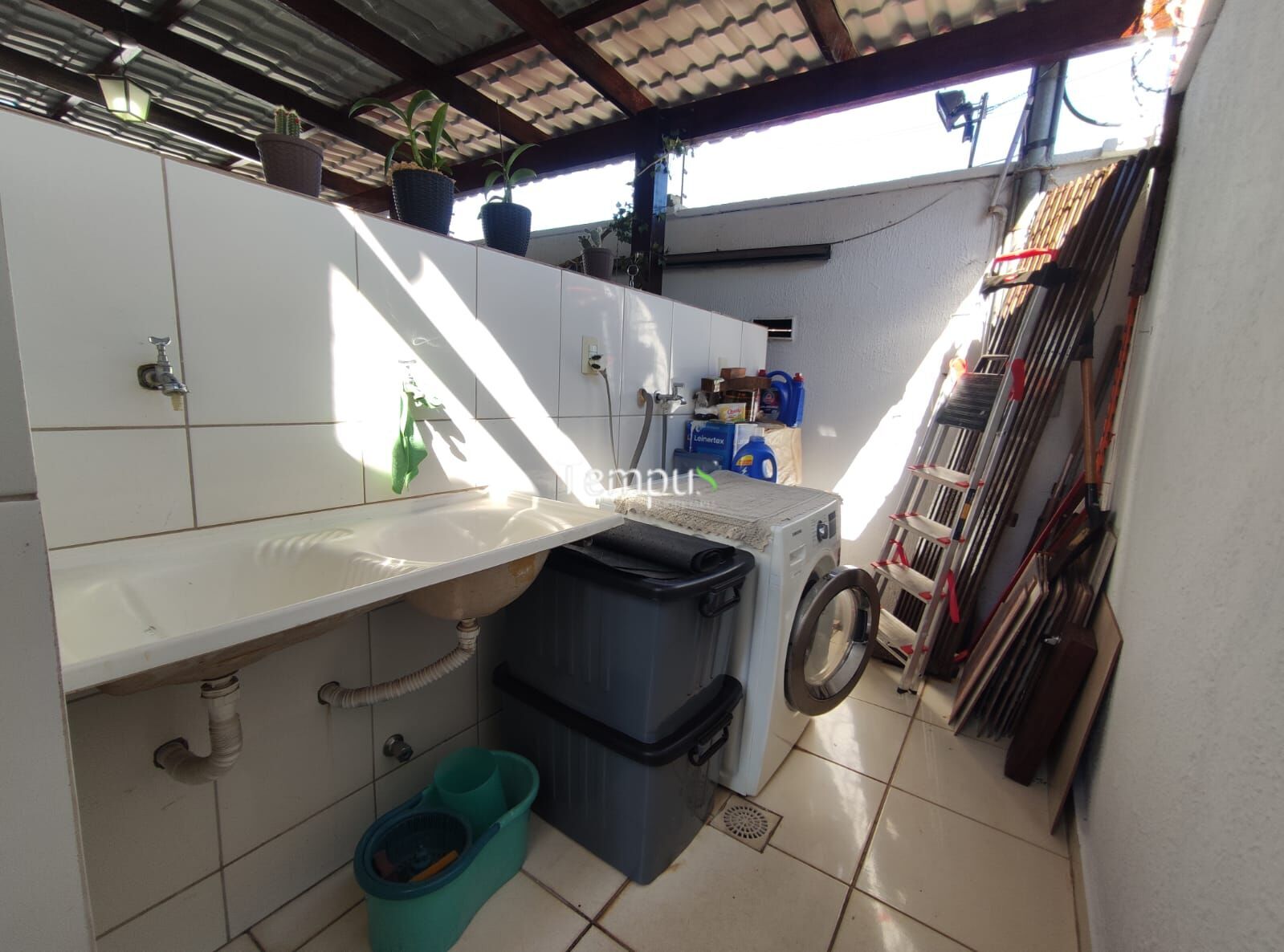 Casa à venda com 3 quartos, 100m² - Foto 26