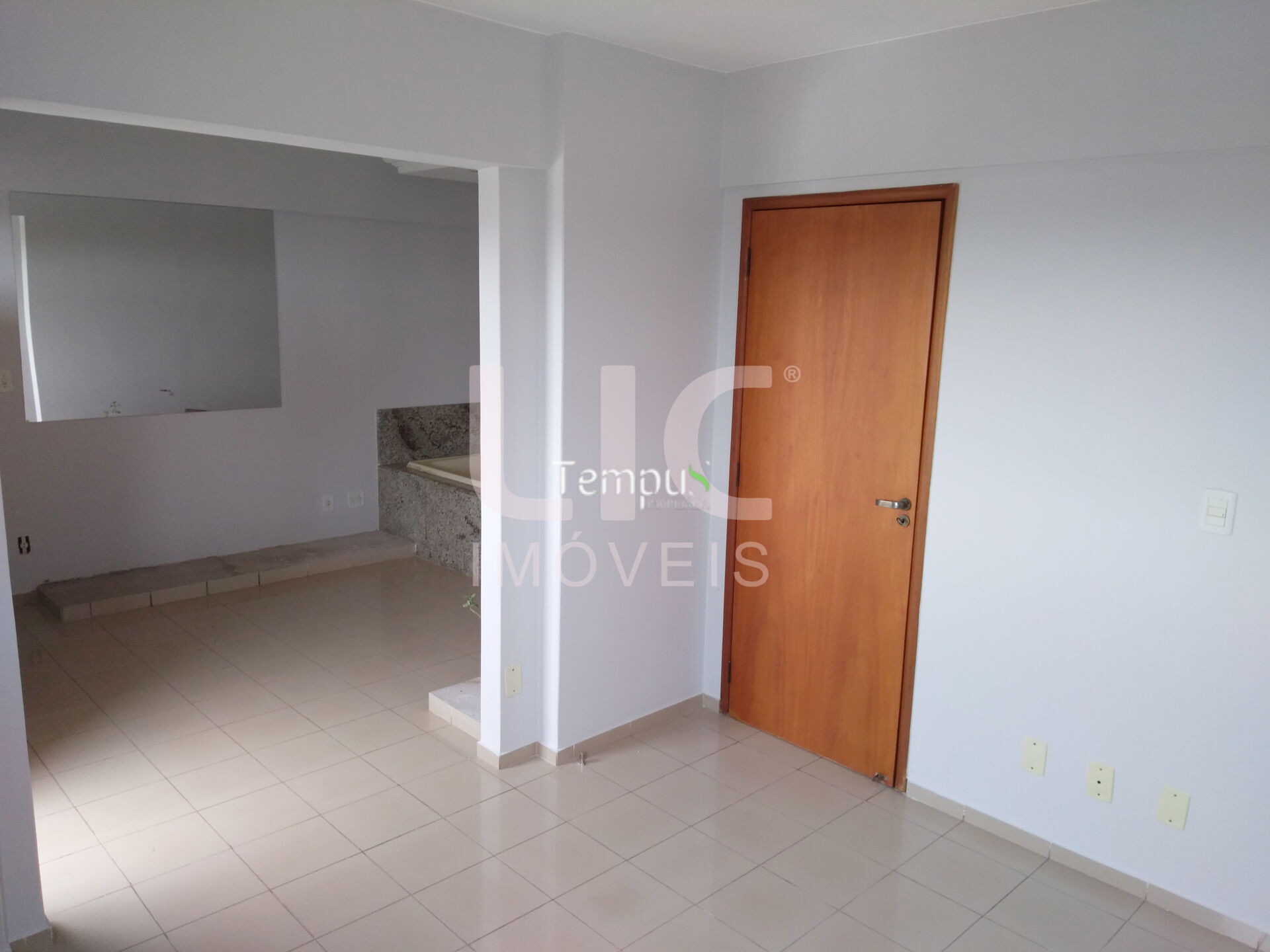 Apartamento à venda com 4 quartos, 110m² - Foto 2