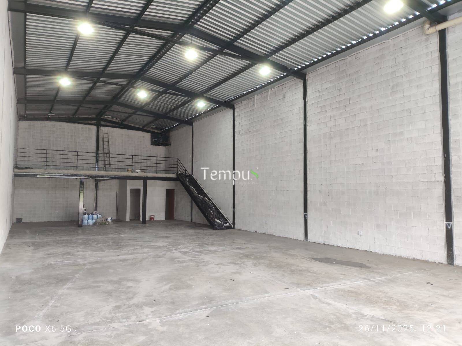 Loja-Salão, 300 m² - Foto 1