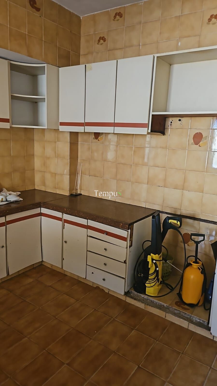 Casa à venda com 3 quartos, 298m² - Foto 1