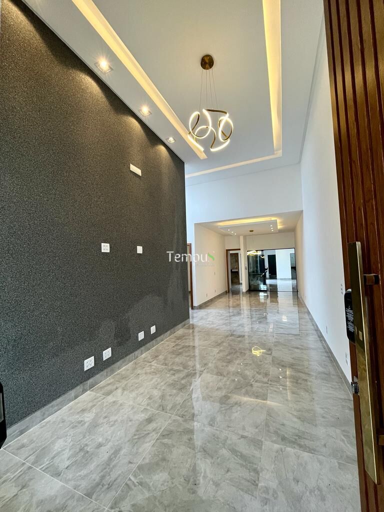 Casa à venda com 3 quartos, 147m² - Foto 1