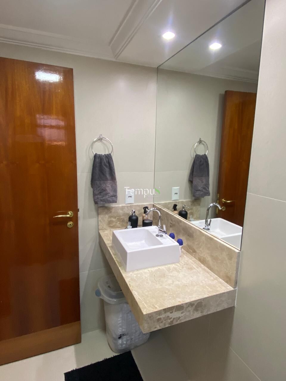 Apartamento para alugar com 4 quartos, 159m² - Foto 8