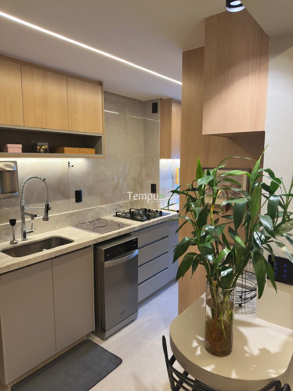 Apartamento à venda com 3 quartos, 86m² - Foto 2