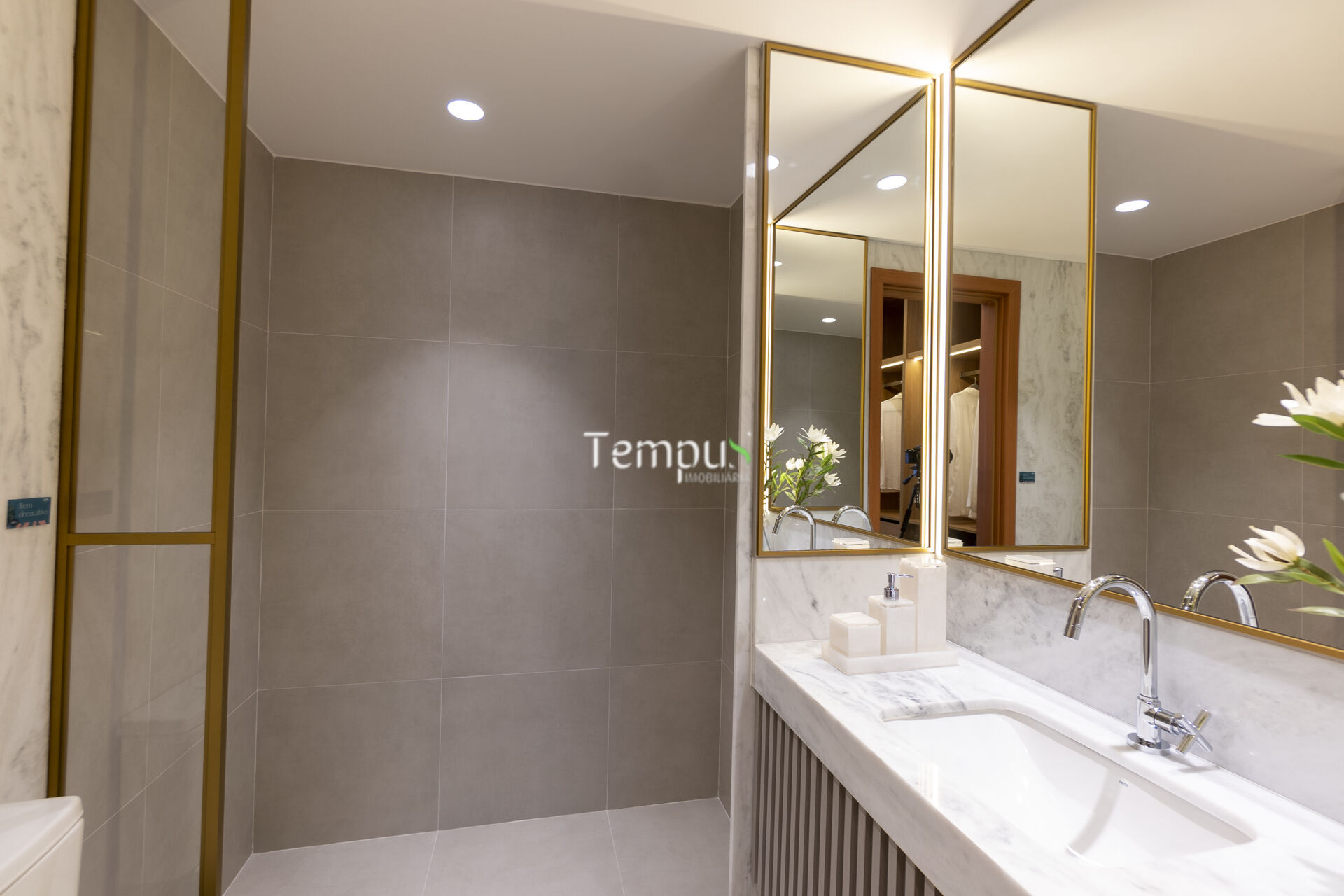 Apartamento à venda com 2 quartos, 65m² - Foto 23