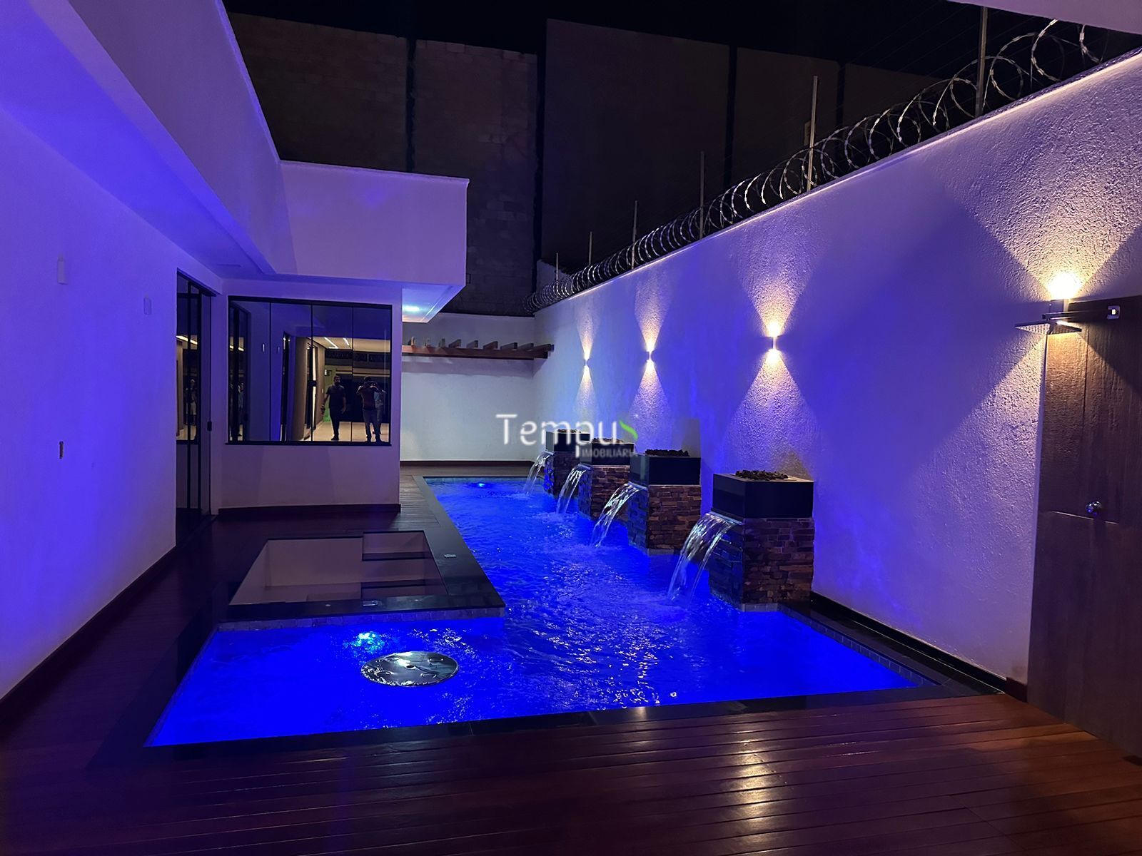 Casa, 4 quartos, 230 m² - Foto 2