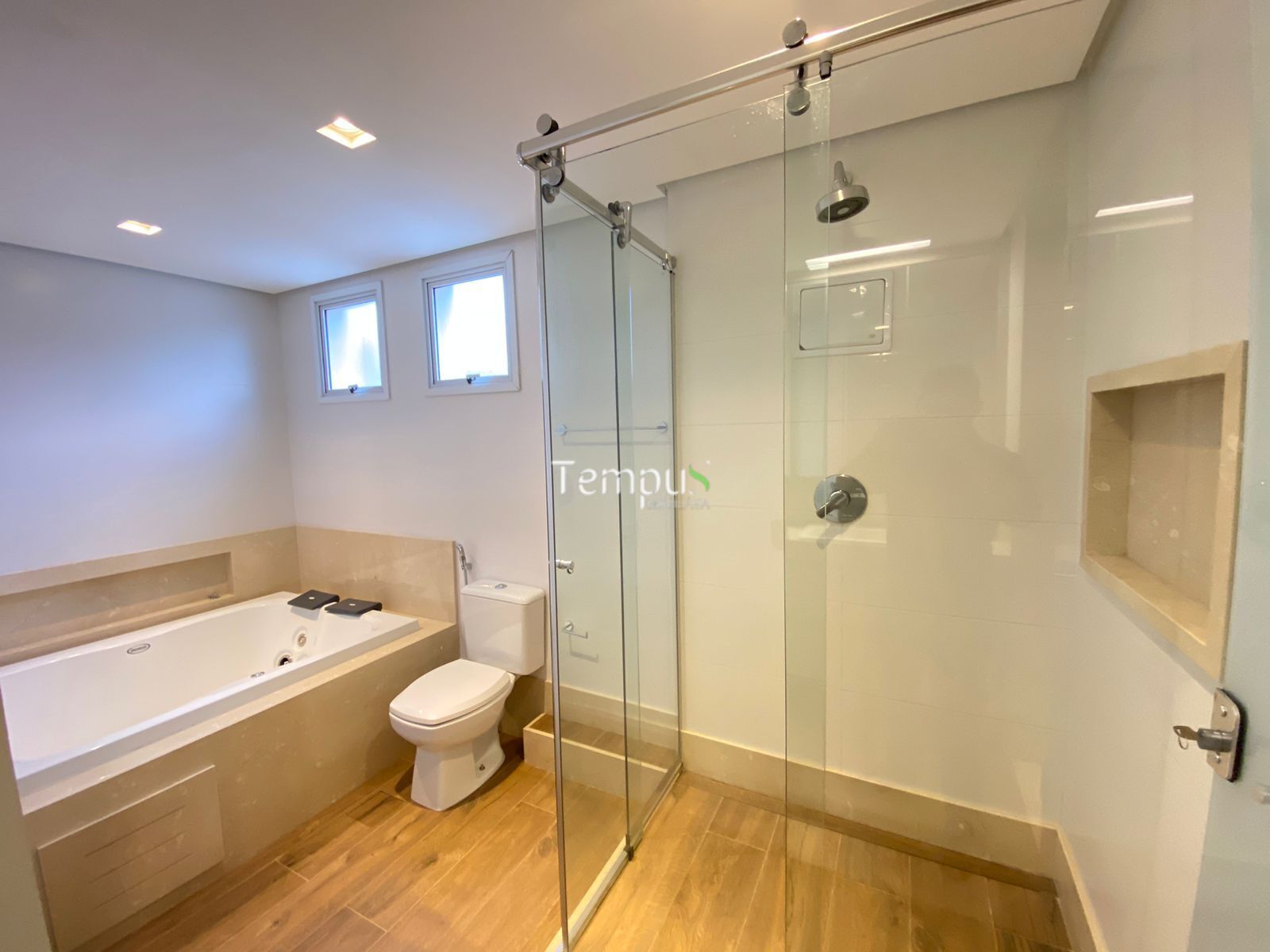Apartamento à venda com 3 quartos, 260m² - Foto 3