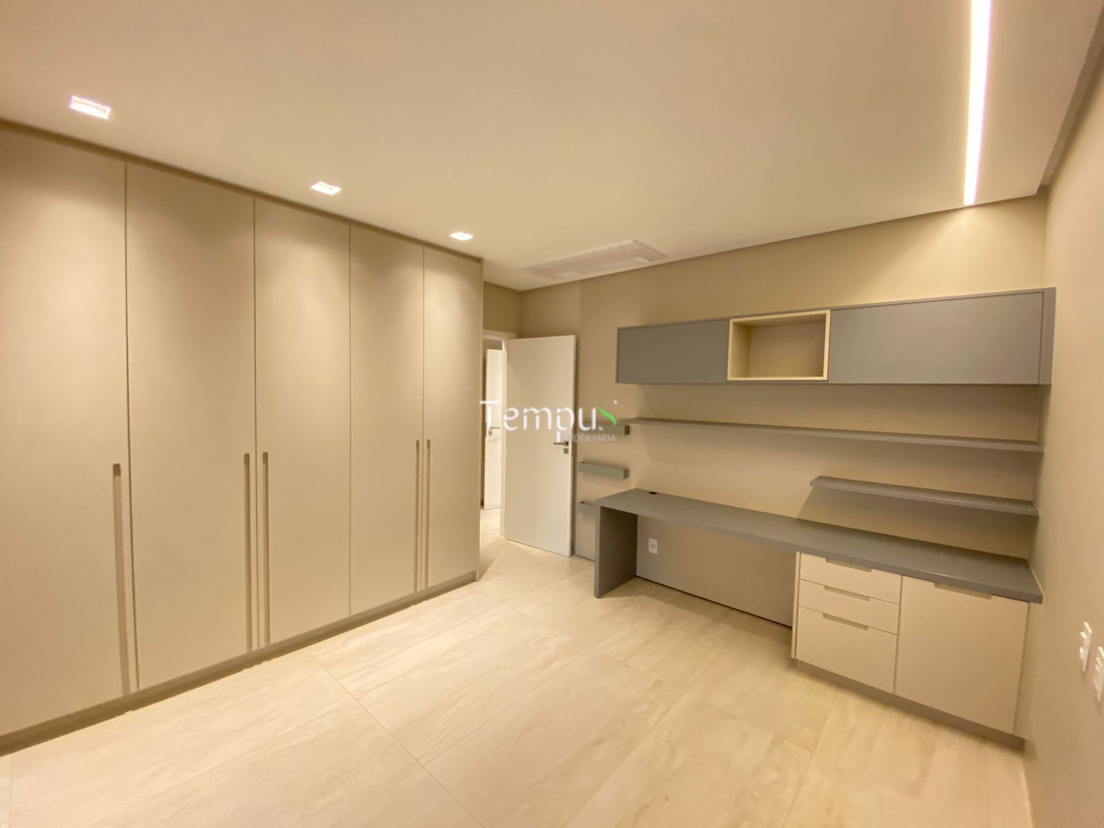 Apartamento à venda com 3 quartos, 260m² - Foto 18