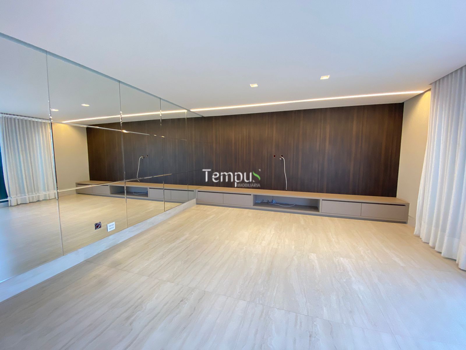Apartamento à venda com 3 quartos, 260m² - Foto 5