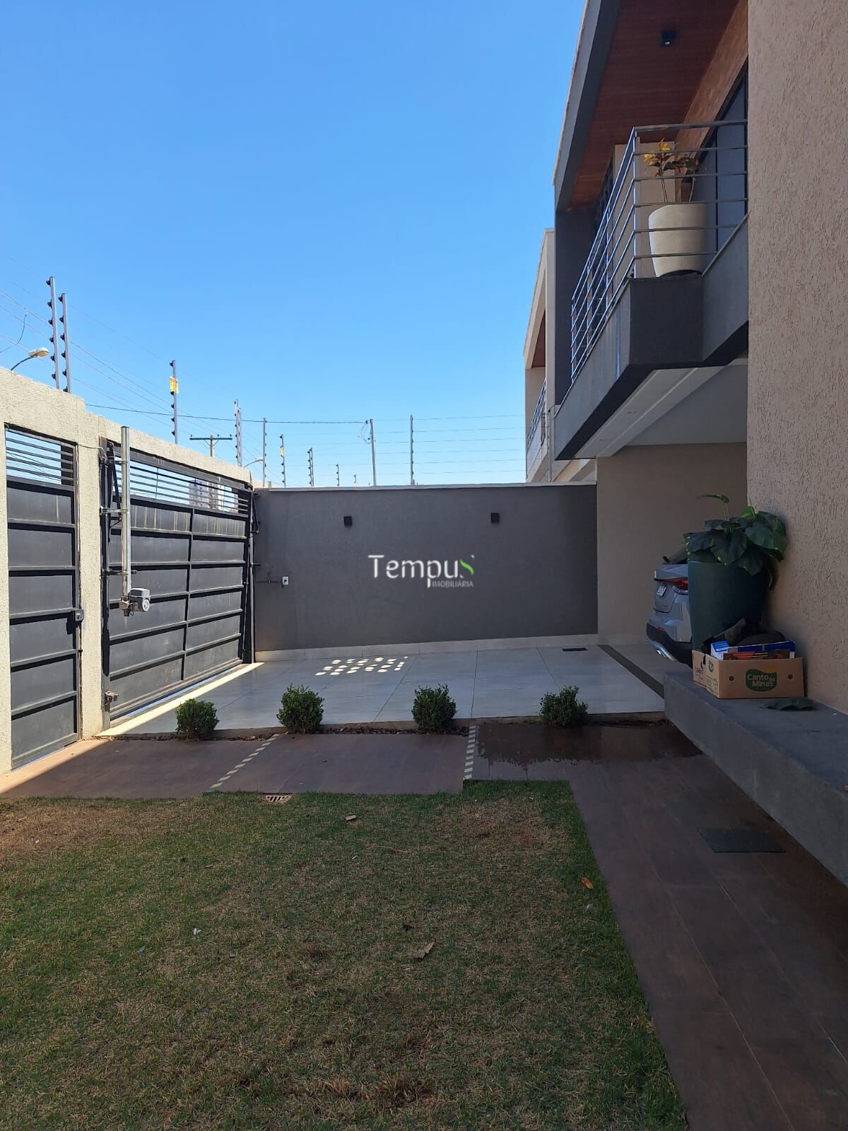 Casa à venda com 3 quartos, 194m² - Foto 1