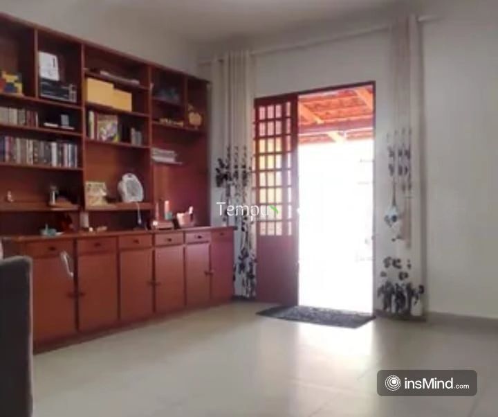 Casa à venda com 3 quartos, 150m² - Foto 1