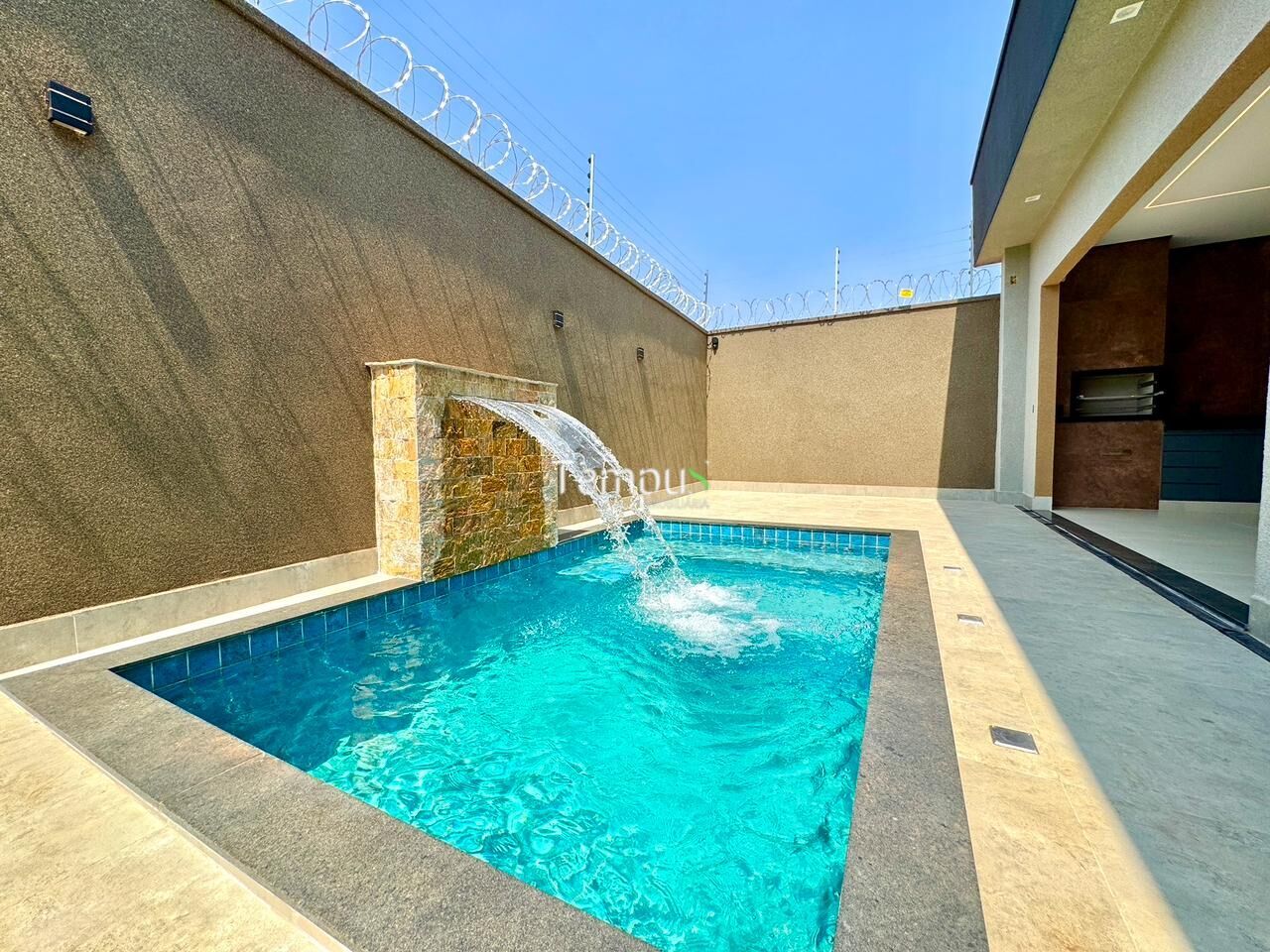 Casa, 3 quartos, 241 m² - Foto 2