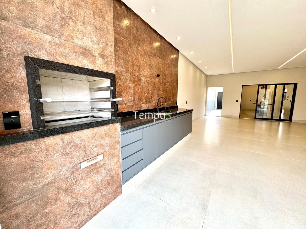 Casa, 3 quartos, 241 m² - Foto 3