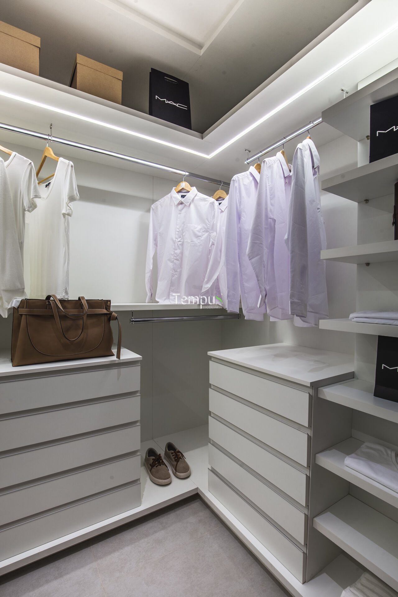 Apartamento à venda com 3 quartos, 137m² - Foto 17