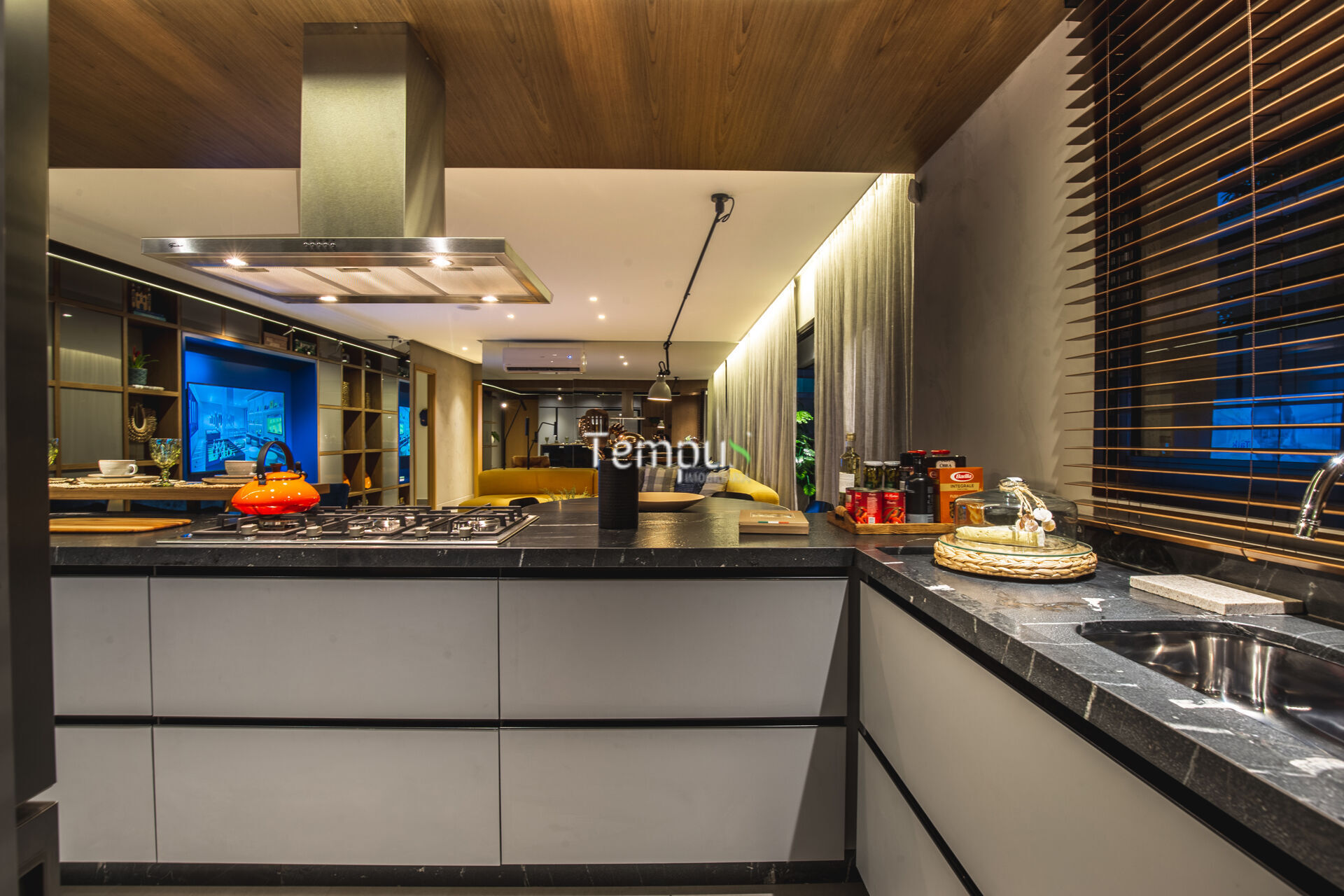 Apartamento à venda com 3 quartos, 137m² - Foto 6