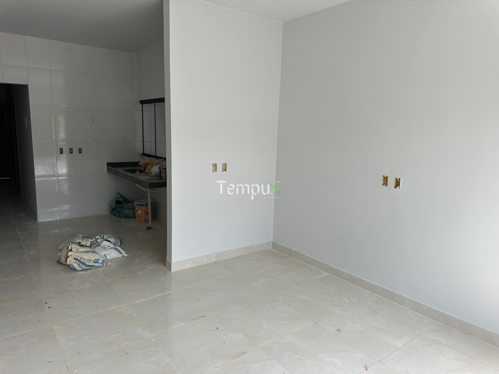 Casa à venda com 2 quartos, 60m² - Foto 4