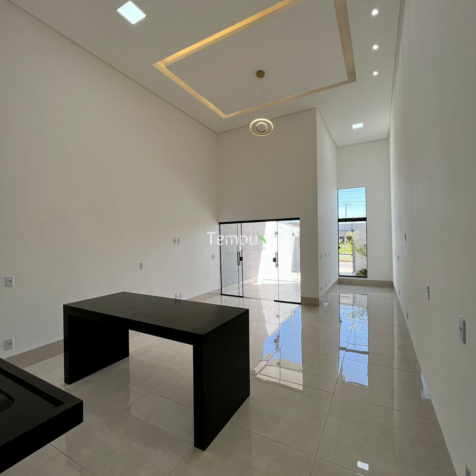 Casa à venda com 3 quartos, 115m² - Foto 1